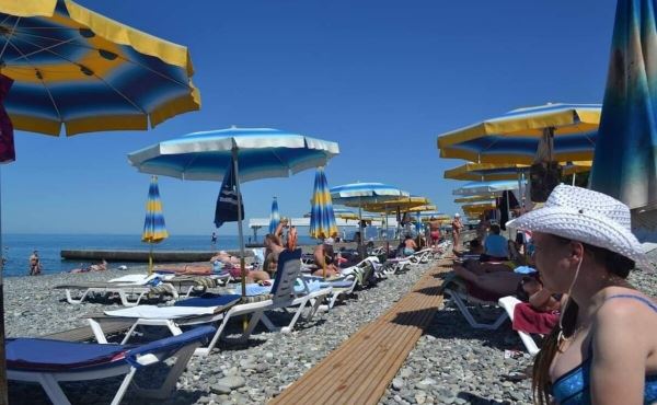 Черноморские курорты России могут потерять около 20% туристов в летнем сезоне<br />
