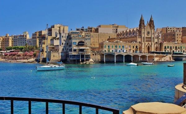 Мальта снимает ковидные ограничения на въезде для всех туристов<br />
