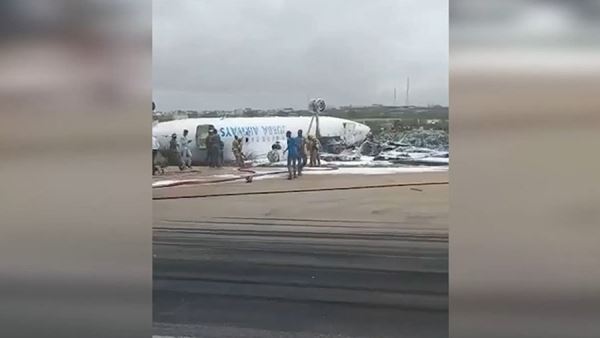 Пассажирский самолет разбился в Сомали<br />
