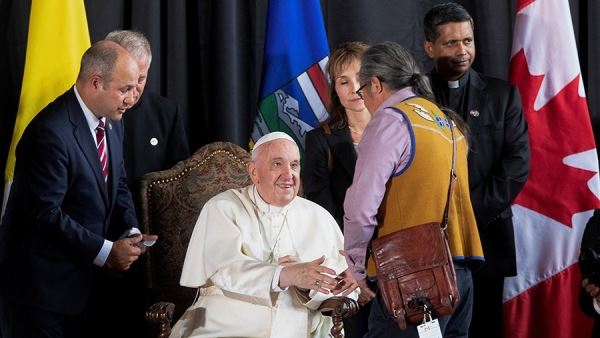 Папа римский прибыл в Канаду для покаяния перед коренными народами<br />
